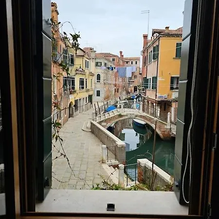 Apartment Casa Rossa Vista Canale Venice